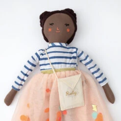 Poupée Ruby - Meri Meri -Décorer Les Cadeaux 4593fe 030411eac4204d83bf7f7dee8eb6fad2mv2