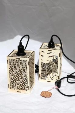 Lampe Baladeuse En Bois Joliment Ajouré - Découpe Laser