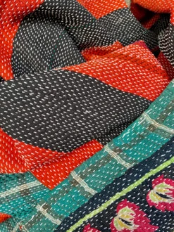 Kantha Indien Vintage Quilté Du Rajasthan - Noir Et Rouge -Décorer Les Cadeaux 4593fe 4006cf808e754c22bfc6edd10a139429mv2
