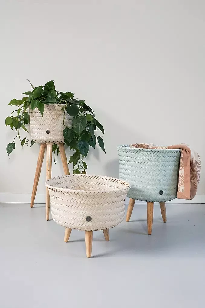 Cache-pot Up Low - Handed By 1 Cache-pot Up Low - Handed By