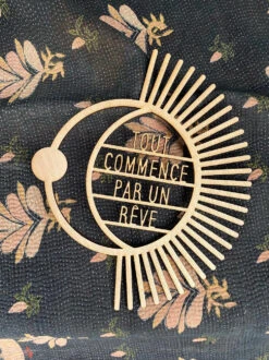 Tout Commence Par Un Rêve - Décoration Murale En Bois