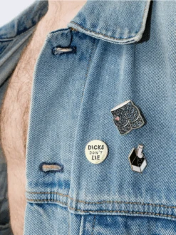 Broche Pin's Zizi Dans Une Boîte " My Dick In A Box" - Dicks Don't Lies -Décorer Les Cadeaux 4593fe 60da54104db346449efa68b6c393123fmv2