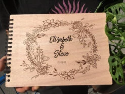 Livre D'or Personnalisé A4 à L'italienne - Couverture Bois - Découpe Laser
