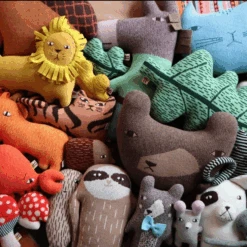 Richie Le Lion - Donna Wilson -Décorer Les Cadeaux 4593fe 81cb9f6b5b7b4639b4e54eee560d474fmv2 7