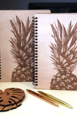 Carnet A5 Personnalisé - Couverture Bois - Découpe Laser -Décorer Les Cadeaux 4593fe 823706bafca742e394f5252576605153mv2 d 2480 1654 s 2