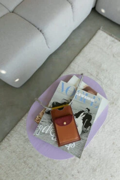 Pochette Pour Portable En Cuir - Sticky Sis Club Par Sticky Lemon -Décorer Les Cadeaux 4593fe 879fefe1529846d8b6d5c474fcdb3898mv2