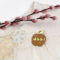 Broche En Cuir Pomme - Barnabé Aime Le Café