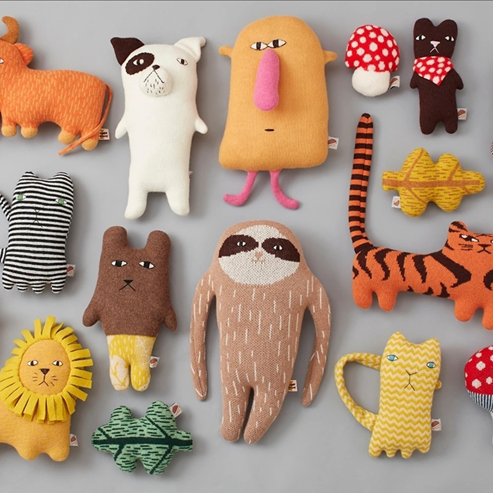 Digby Bulldog Peluche - Donna Wilson 3 Digby Bulldog Peluche - Donna Wilson – Image 3