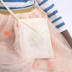 Poupée Ruby - Meri Meri -Décorer Les Cadeaux 4593fe e162fe9068c840ac96042bc4321ca18dmv2