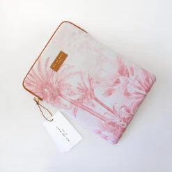 Pochette Ordinateur Forêt - All The Ways To Say 11 Pochette Ordinateur Forêt - All The Ways To Say -Décorer Les Cadeaux 4593fe e5a284f3c5cf4fdd8299ceca3b2f0a6bmv2