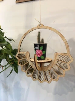 Suspension En Bois Pour Plante Motif Soleil - Découpe Laser -Décorer Les Cadeaux 4593fe e76d588e68fe4ef0bc479bc5638f488dmv2