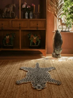 Tapis Léopard Des Neiges - Doing Goods -Décorer Les Cadeaux 4593fe fde1ec0efca84124b834258ab9c7d031mv2